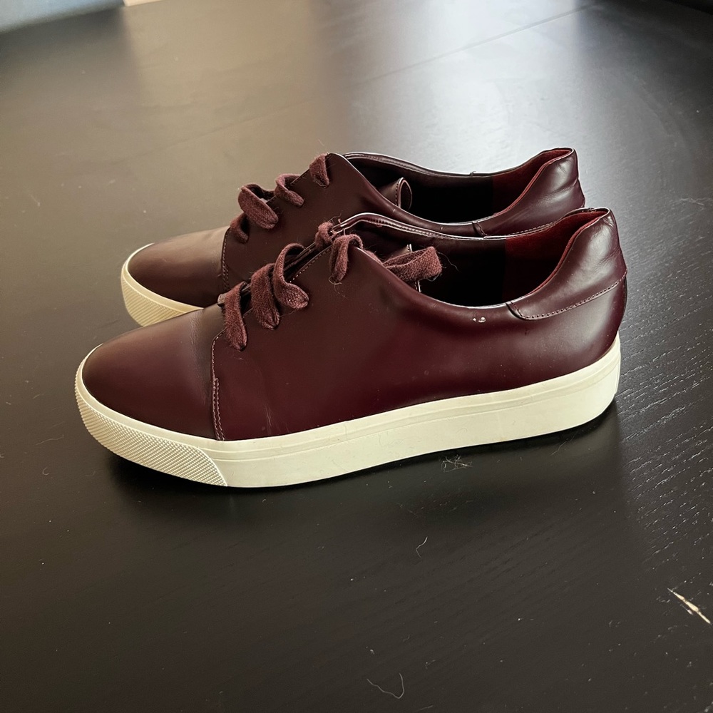 VINCE Sneakers, size 6.5 Burgundy Leather
